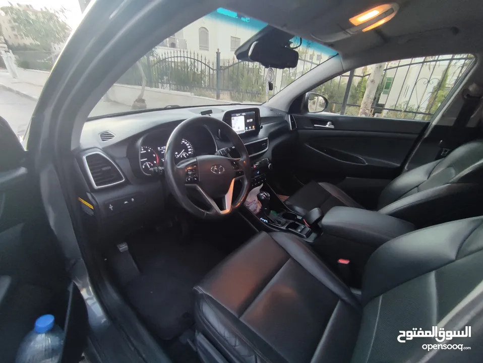 هونداي توسان 2020ترخيص2019 فل ماعدا الفتحة للبيع بسعر مغري ع الكاش عداد اصلي 80000كم فقط