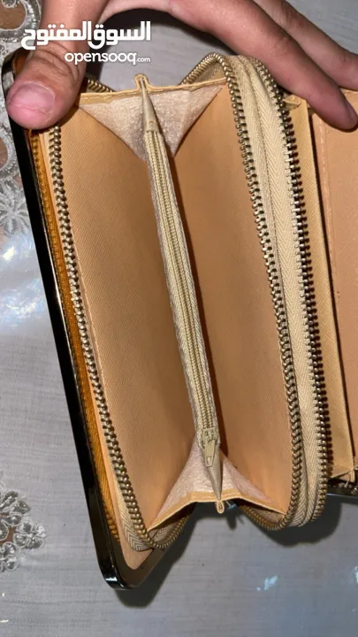 محفظة نسائية