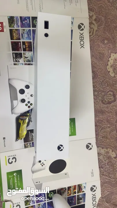 NEW XBOX Series s with controller