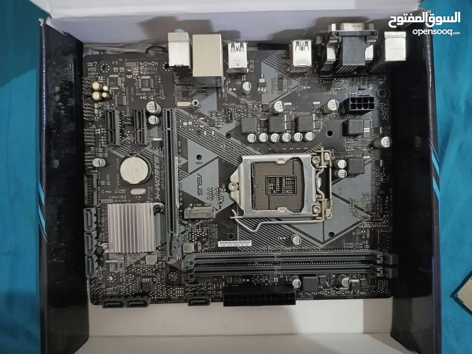 معالج i3 8100 , مع مذر بورد  prime b360m-k  , البيع للقطعتين فقط و ليس كل وحده لحال