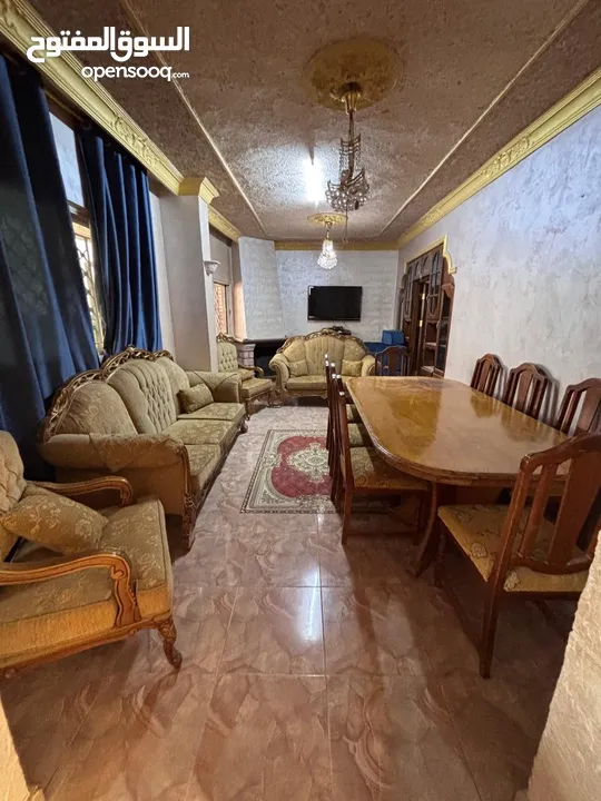 طقم كنب ما طاولة سفرة للبيع
