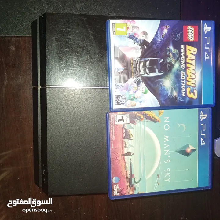 جهاز PS4 للبيع معاه 3 سديات جي تي اى