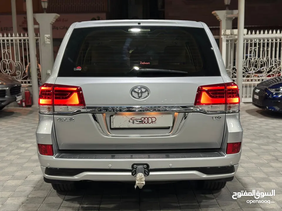Land Cruiser GXR V8