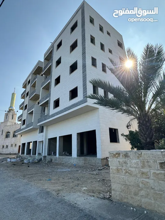 شقق سكنية بتشطيب مميز في عمارة المطل