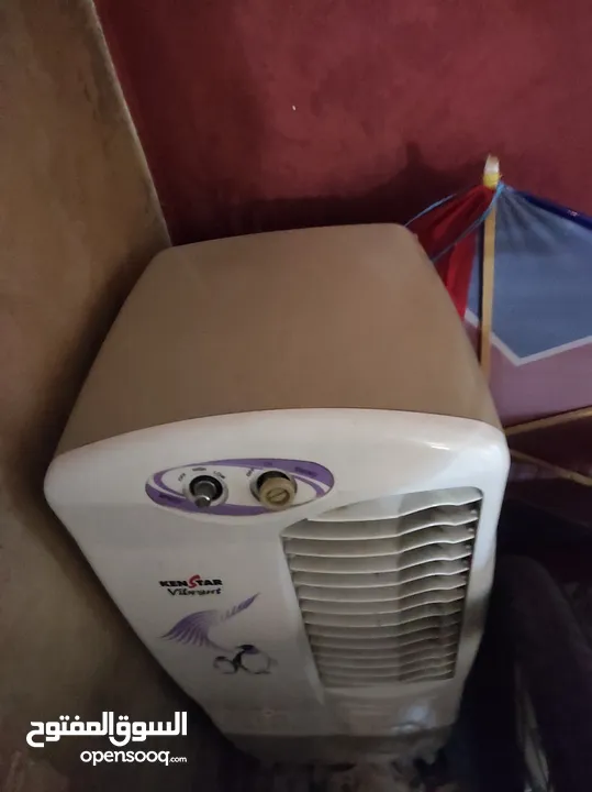مكيف هواء بارد ،يعمل على الماء والثلج لون ابيض تبريد عالي جدا