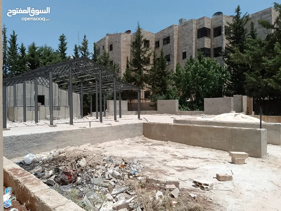 هنجر مطعم او كافيه او منزل)  Structural steel  للبيع .جديد ، لم يستعمل .. H ,90 kilograms ل  وزن كل