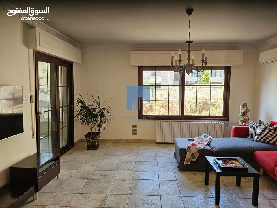 شقة مفروشة مميزة للبيع في الشميساني  -  قرب السفارة الليبية طابق ثاني 251م تشطيب سوبر ديلوكس