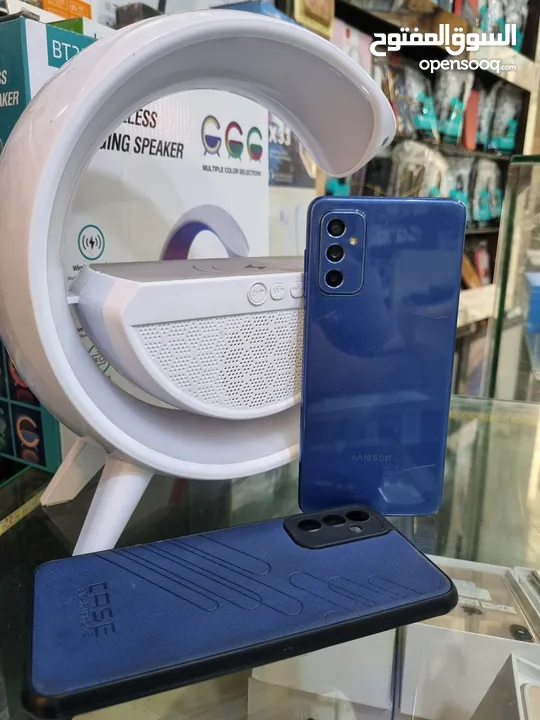 مستعمل Samsung M52 5G رام 8 جيجا 128 بدون كرتونه هدية كفر ولزقة وشاحن الاصلي متوفر توصيل