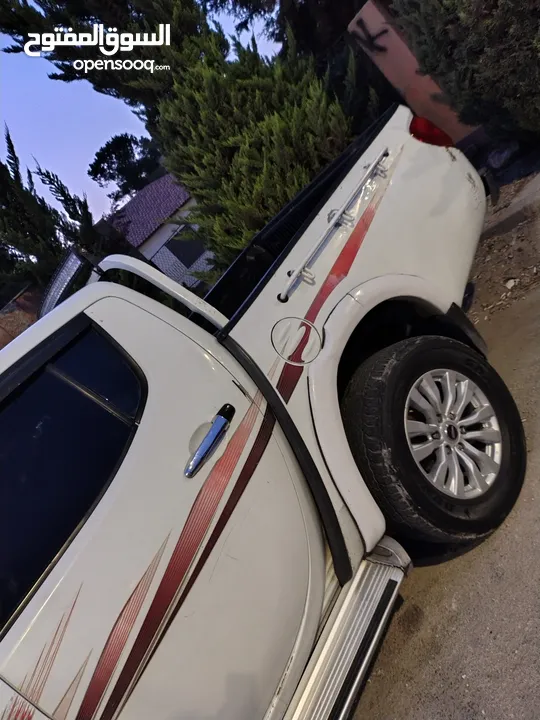 بك اب متسوبيشي L200 موديل 2011 4*4