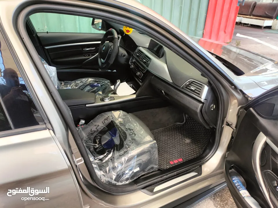 للبيع bmw 330i مميزة كليا