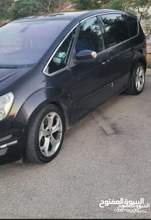 للبيع سيارة فورد c max 2014