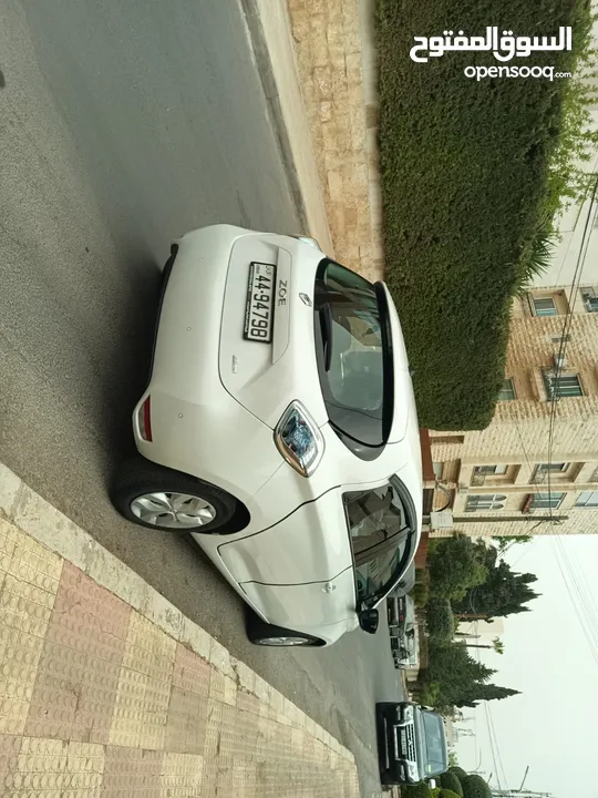 رينو زوي 2019