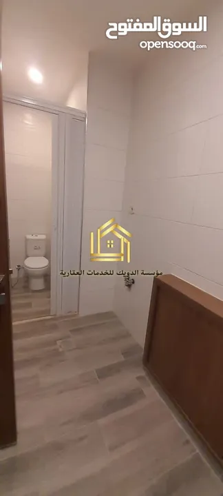 شقة فاخرة - ضاحية النخيل - 4نوم - 225م - ارضية - ترس بإطلالــــه مميزه - قرب الخدمات