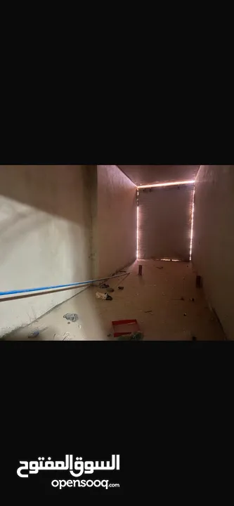 محل مع مساحة خارجية مبلطة مشتلفوت