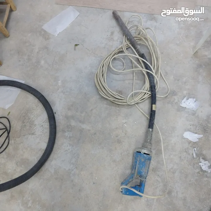 آليات وأدوات للبناء للبيع