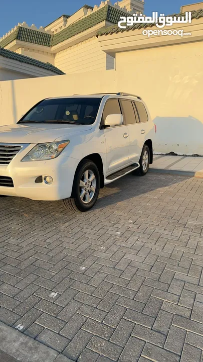 لكزس LX 570 موديل 2010