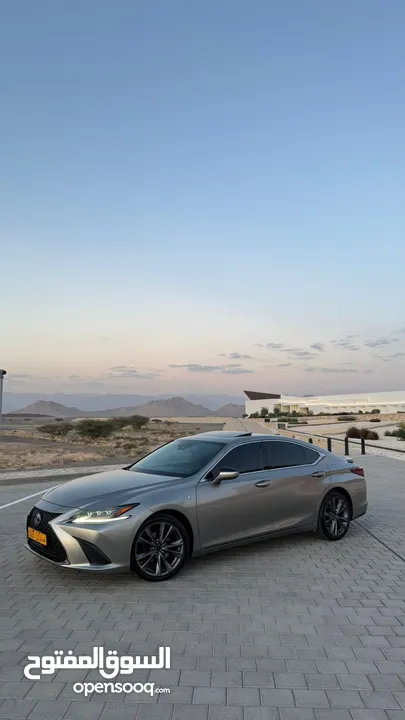 Es350 F sport 2019 قمة في النظافة