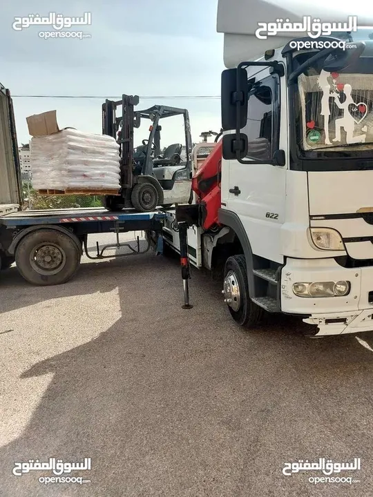 خدمة تأجير رافعات شوكية مع سائق او بدون خدمة تنزيل جميع انواع البضائع تحت اشراف كادر مخصص