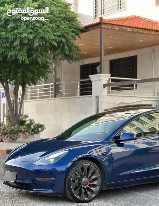 Tesla Model 3 Performance 2022  جمرك اليوم ترخيص وتأمين سنه كامله