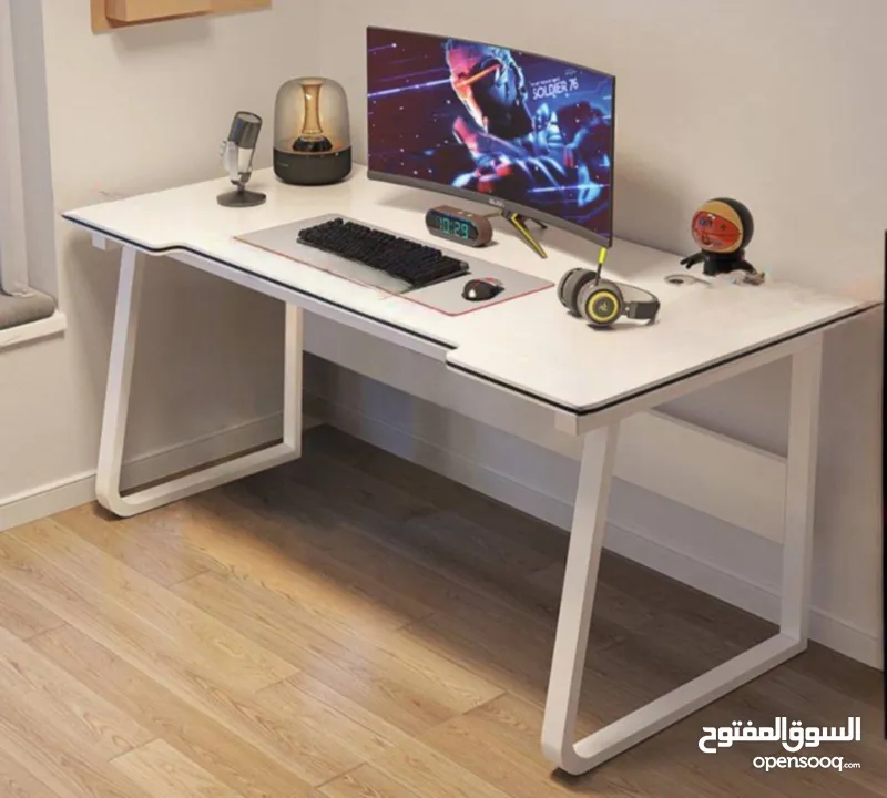 مكتب الجيمنج و الالعاب الاحترافي لون ابيض