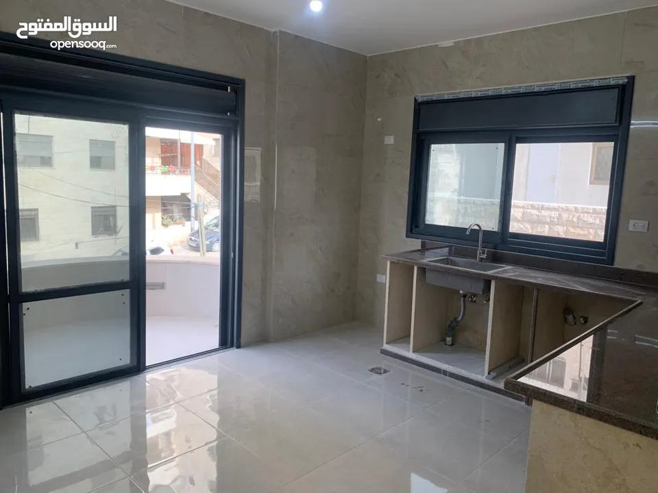 شقة طابو للبيع كاش فقط ، مشطبة جاهزة للسكن نابلس قرب الجامعة القديمة في المخفية الشارع الرئيسي
