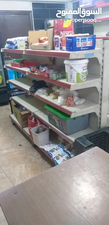 ارفف سوبر ماركت مع ثلاجه ثلاث ابواب