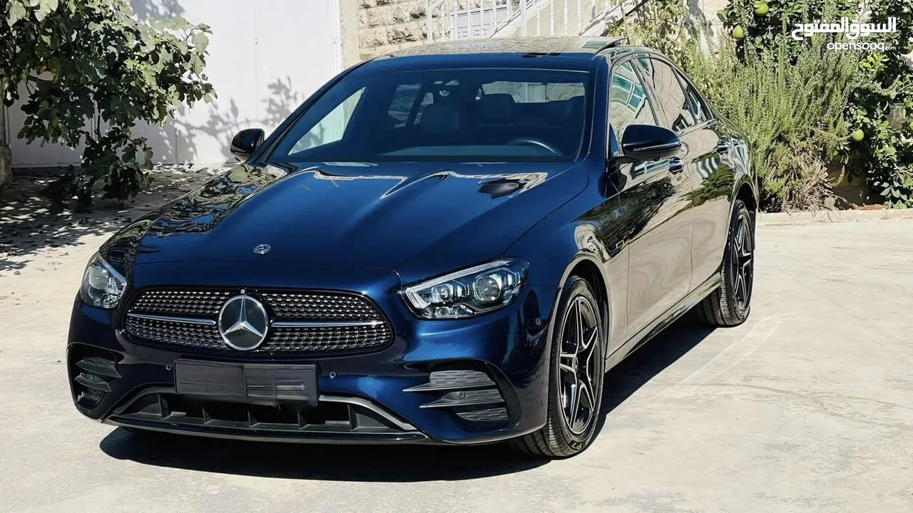 بسعر مغري على (الكاش) مرسيدس E300de AMG line2021 فل مسكر اضافات بحالة الوكالة!