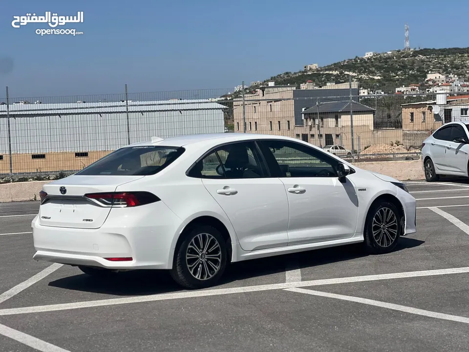 تويوتا كورلا هايبرد ترخيص 2022 بدون فتحة