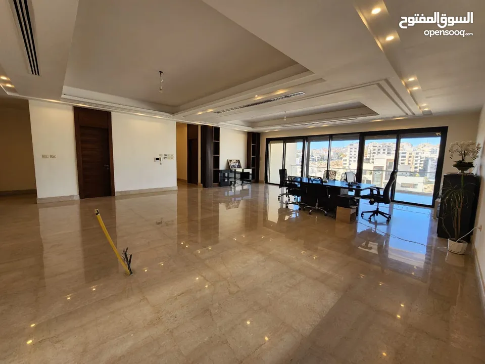 شقة طابقية فاخرة للبيع في عبدون  ref : 14389
