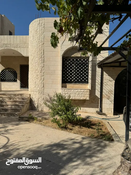 فيلا للبيع في جبل الحسين من المالك مباشرة