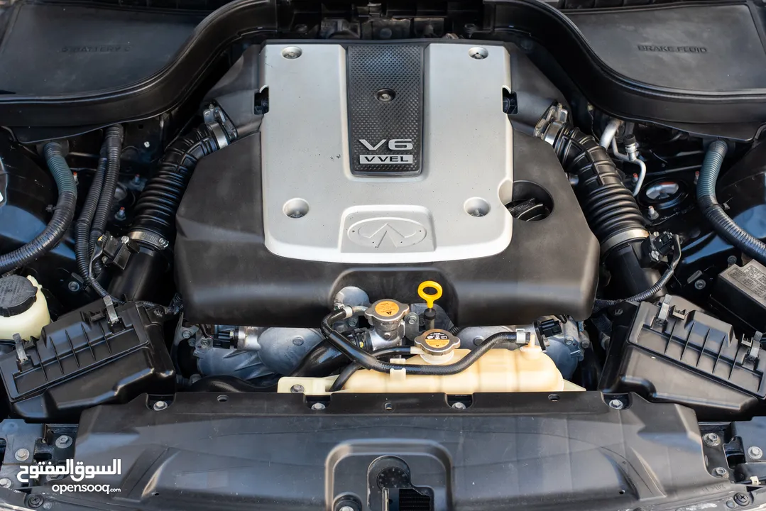 إنفينيتي G37 موديل 2012 - 4 جيد - سيارة رياضية مع محرك V6 3.7L