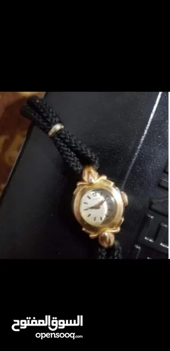 ساعة اوميغا لهواة القطع النادرة حجم صغير تصميم عام 1952 داير المينا ذهب عيار 14 غرام