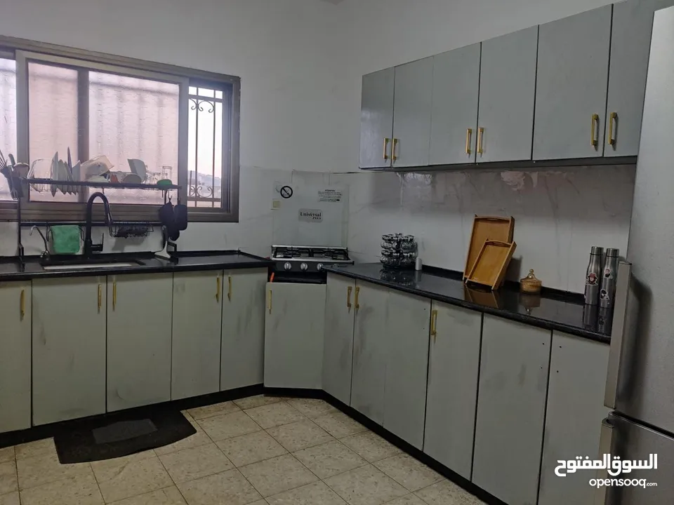 متوفر شقة بطولكرم دوار السلام دخلة ريم البوادي مساحتها 135 ومع بيت الدرج 145  دلكس جاهزة  بدون مصعد