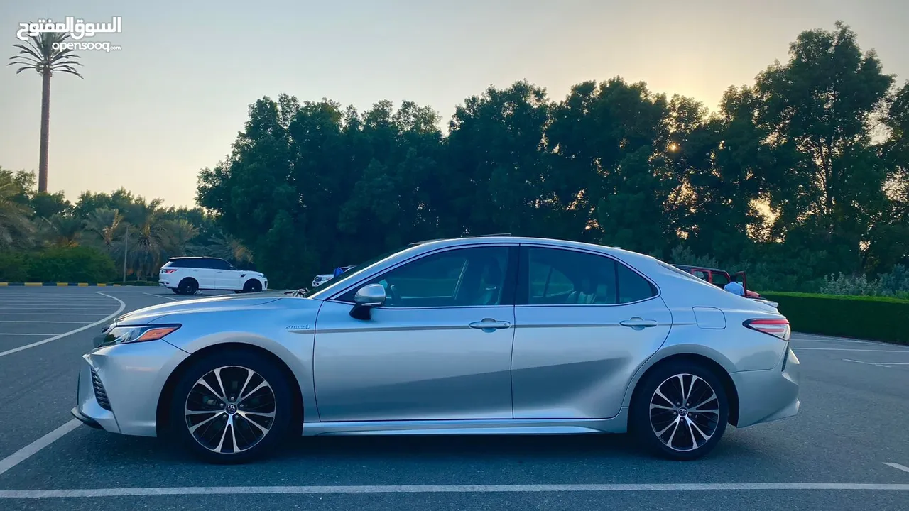 2018 Toyota Camry Limited Hybrid