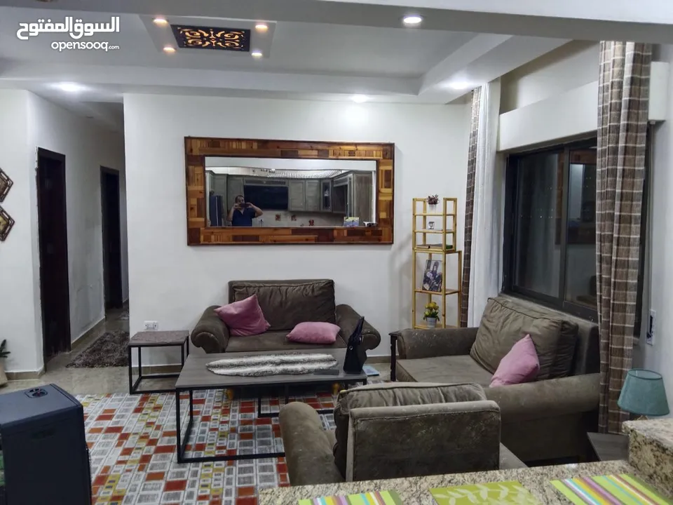 شقة مفروشة فاخرة للإيجار - الشميساني  موقع مميز جدًا