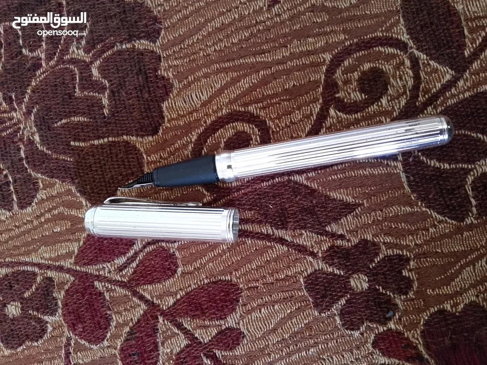اقلام حبر عادي و ريشه ماركات عالميه بحاله ممتازه وجيده جدا بسعر مغري جداً