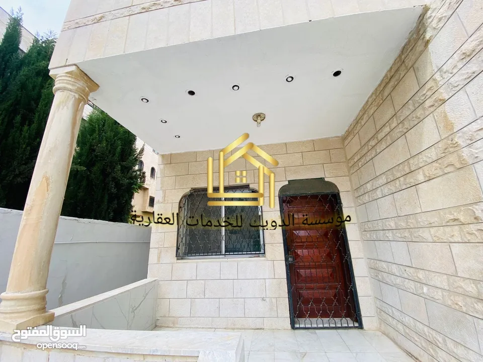 شقة مجددة بالكامل للإيجار في منطقة تلاع العلي 220م