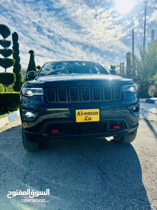 جراند شوروكي 2016 محرك بنزين بقوه 3600cc جير اوتوماتيكي مكون من 8 سرعات نظام دفع رباعي امريكي مميز