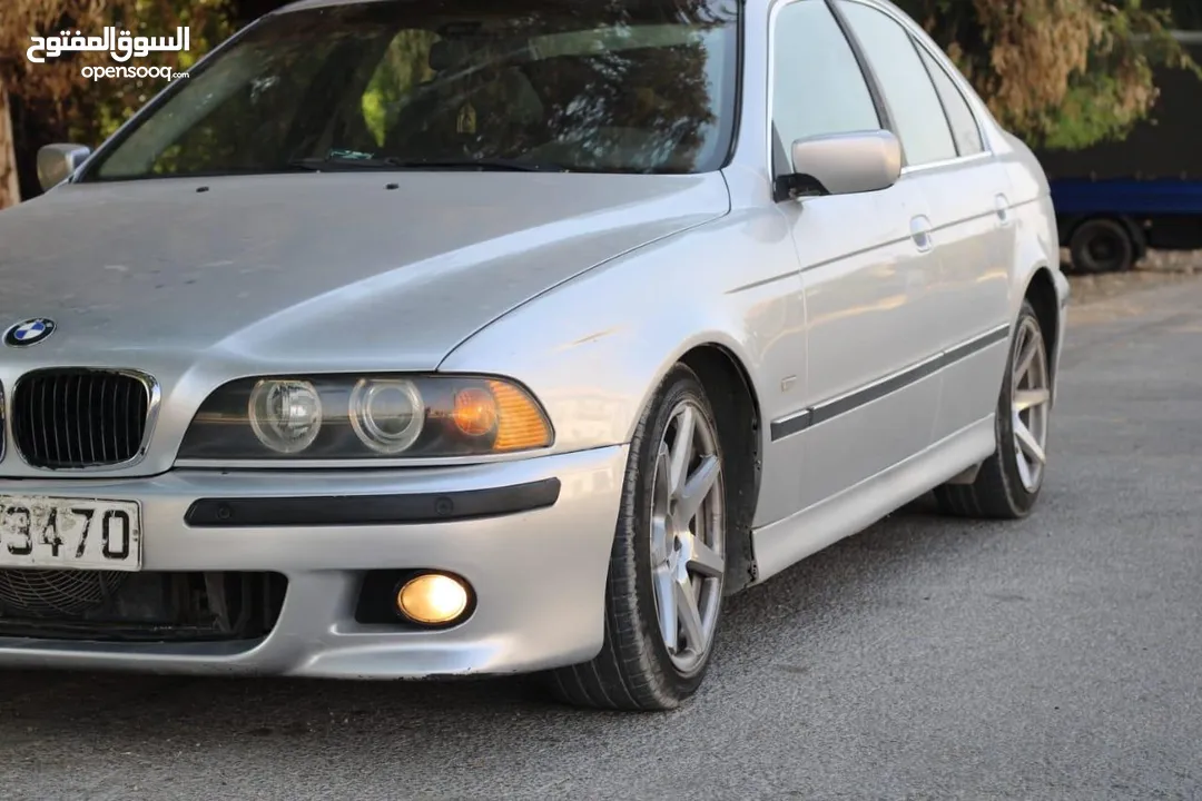 BMW e39  520ia