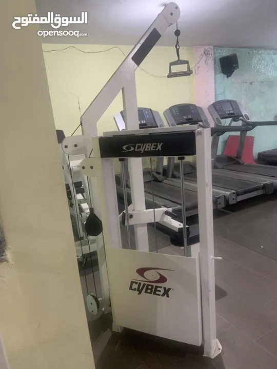 نادي بناء أجسام ولياقة بدنية للبيع
