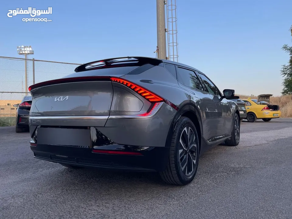 كيا ev6 2023 فل كامل ما عدا الفتحه فحص كامل بدون ملاحظات جمرك جديد للبيع بسعر مميز