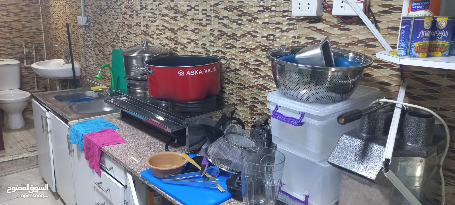 مطعم للبيع بسعر مغري بطبربور مقابل حلويات نفيسة ويعمل بشكل جيد والمنطقة حيوية وقوية