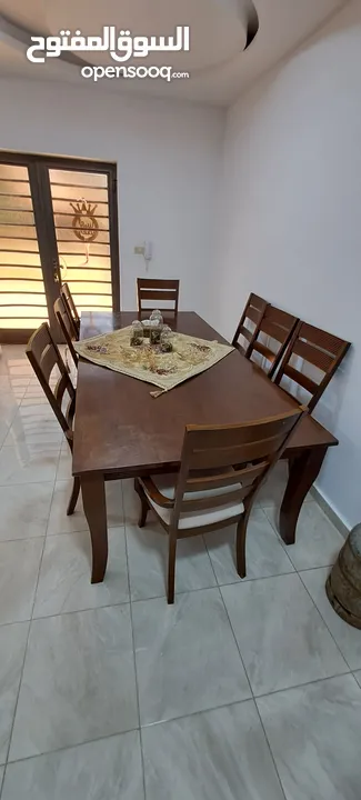 طاولة سفره 8 كراسي حجم كببر ممتازة