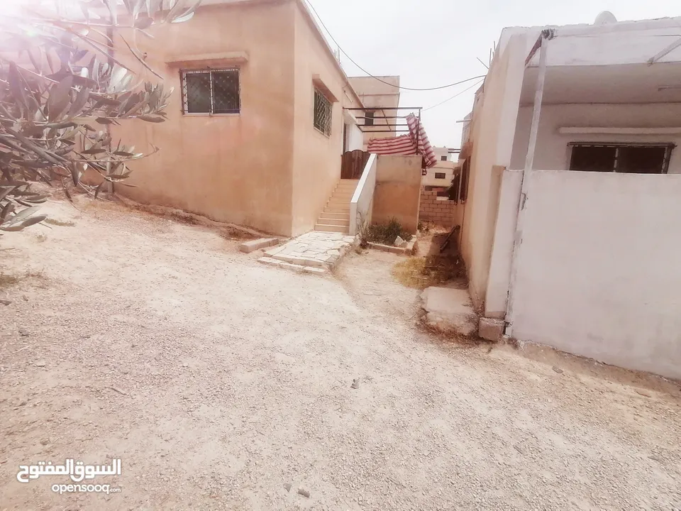 بيتين منفصلين للبيع