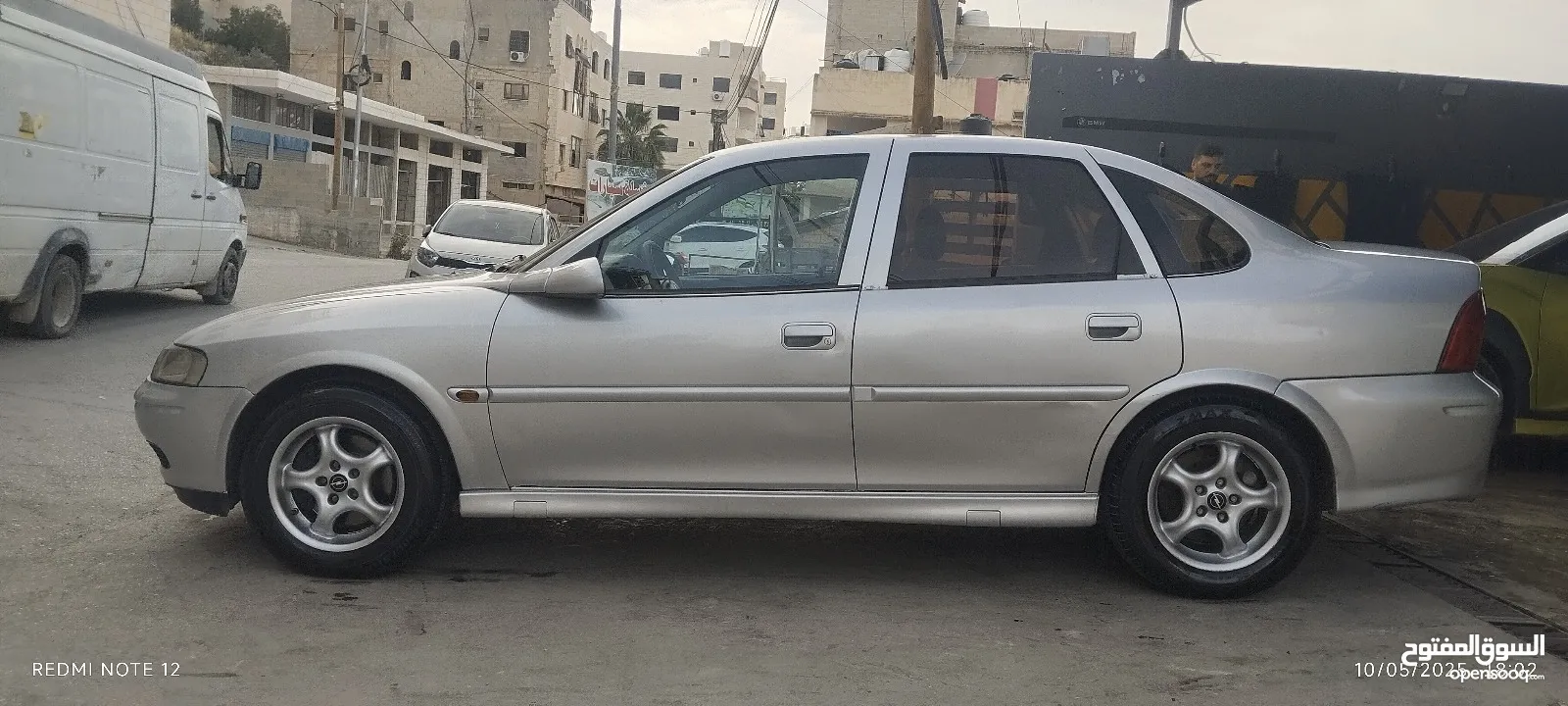 اوبل فيكترا موديل 2000