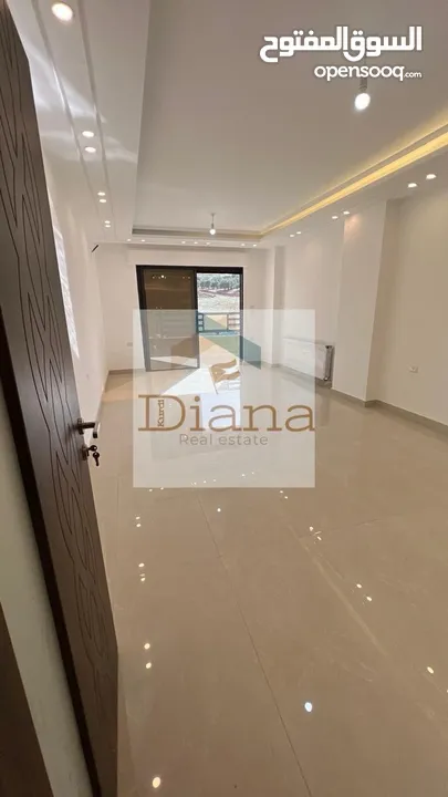 شقة فاخرة للإيجار – لم تُسكن من قبل  طريق المطار - البنيات - 4 نوم - 2 ماستر