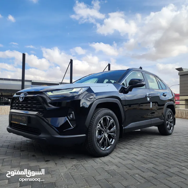 2024 TOYOTA RAV4 XLE PREMIUM عرض شهر رمضان المبارك