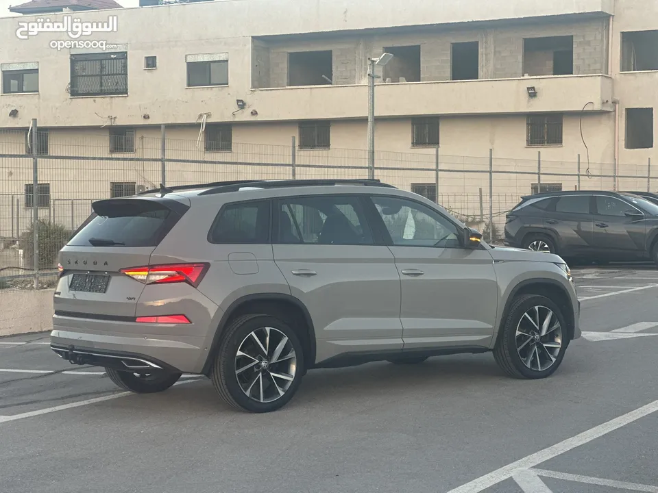 سكودا كودياك Sport Line  فل الفل فتحة سقف بانوراما 200 حصان  4x4- /2022  دفع رباعي 6+1