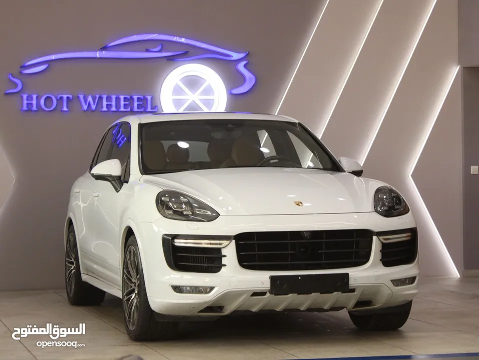 PORSCHE CAYENNE GTS 2016