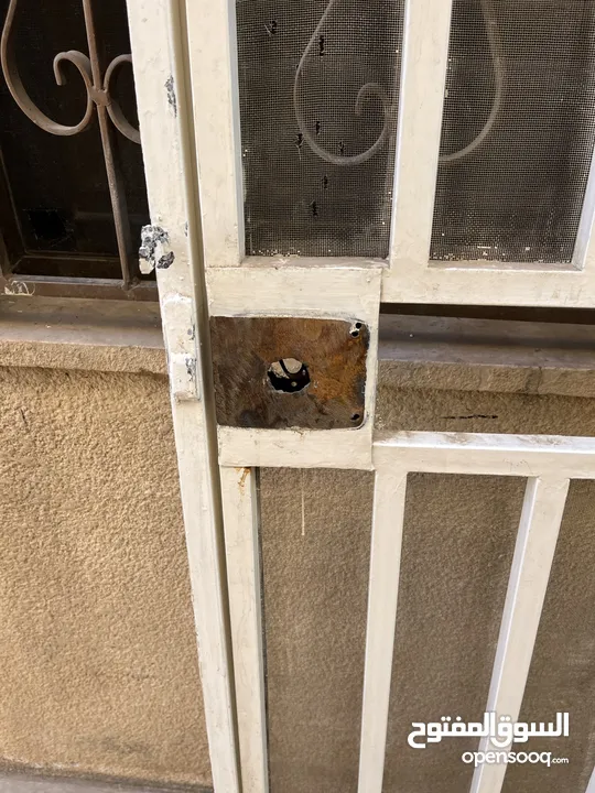 باب حديد خارجي
